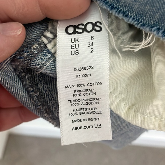 ASOS DESIGN Denim Midwash Blue Distress Fry Hem Dungaree Dress UK6 USA 2 - Picture 4 of 7